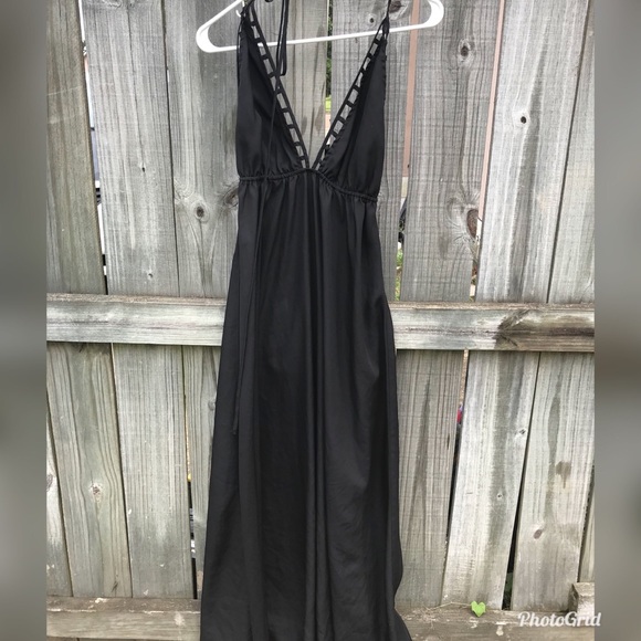 black flowy maxi dress